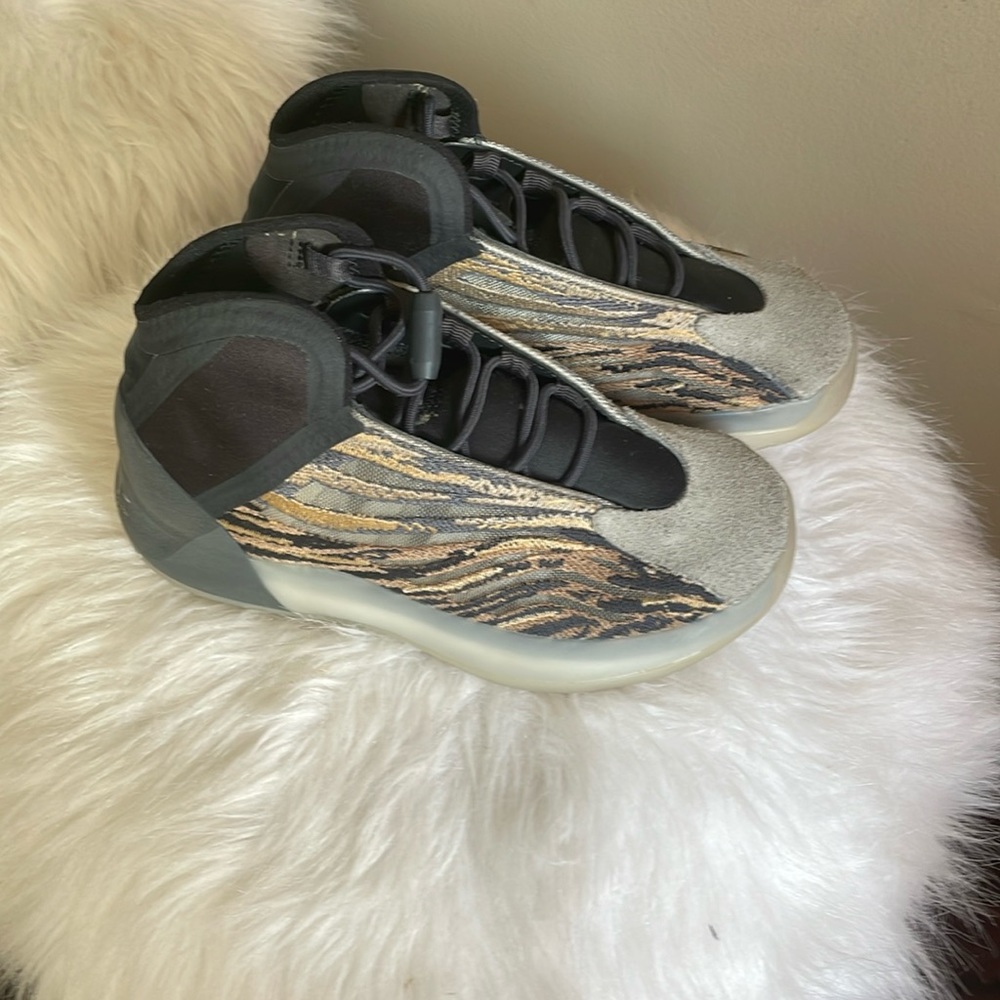 Yeezy Quantum "Amber Tint" sneakers